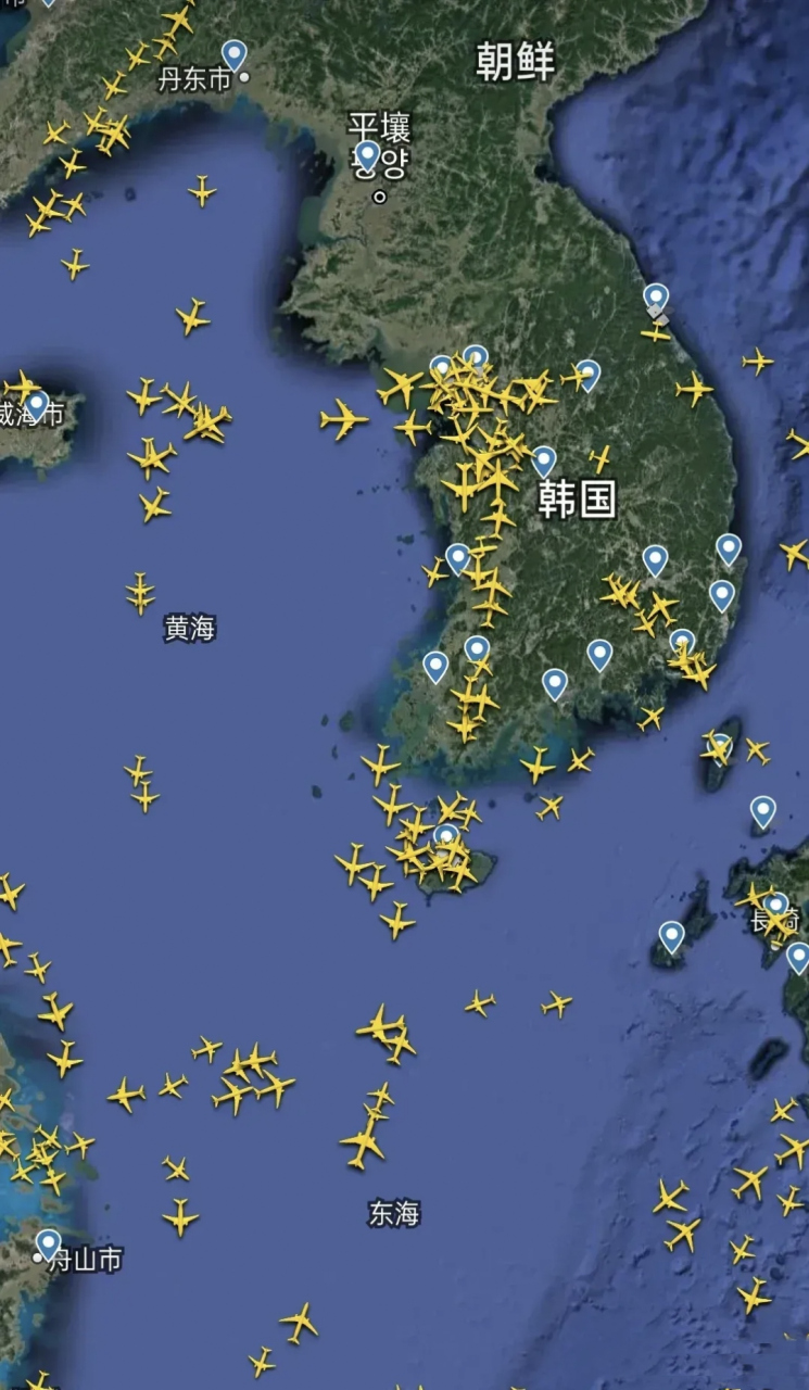 快讯,停泊在韩国釜山港的美国"尼米兹"号核动力航母打击群,今天早上8