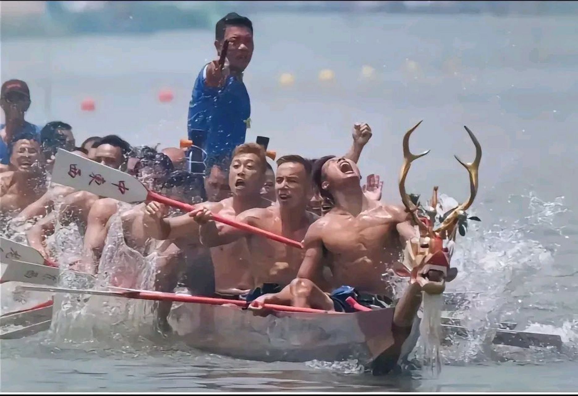 今年端午节划龙舟图片,真的要给摄影师加大鸡腿,这些毫无摆拍的自然