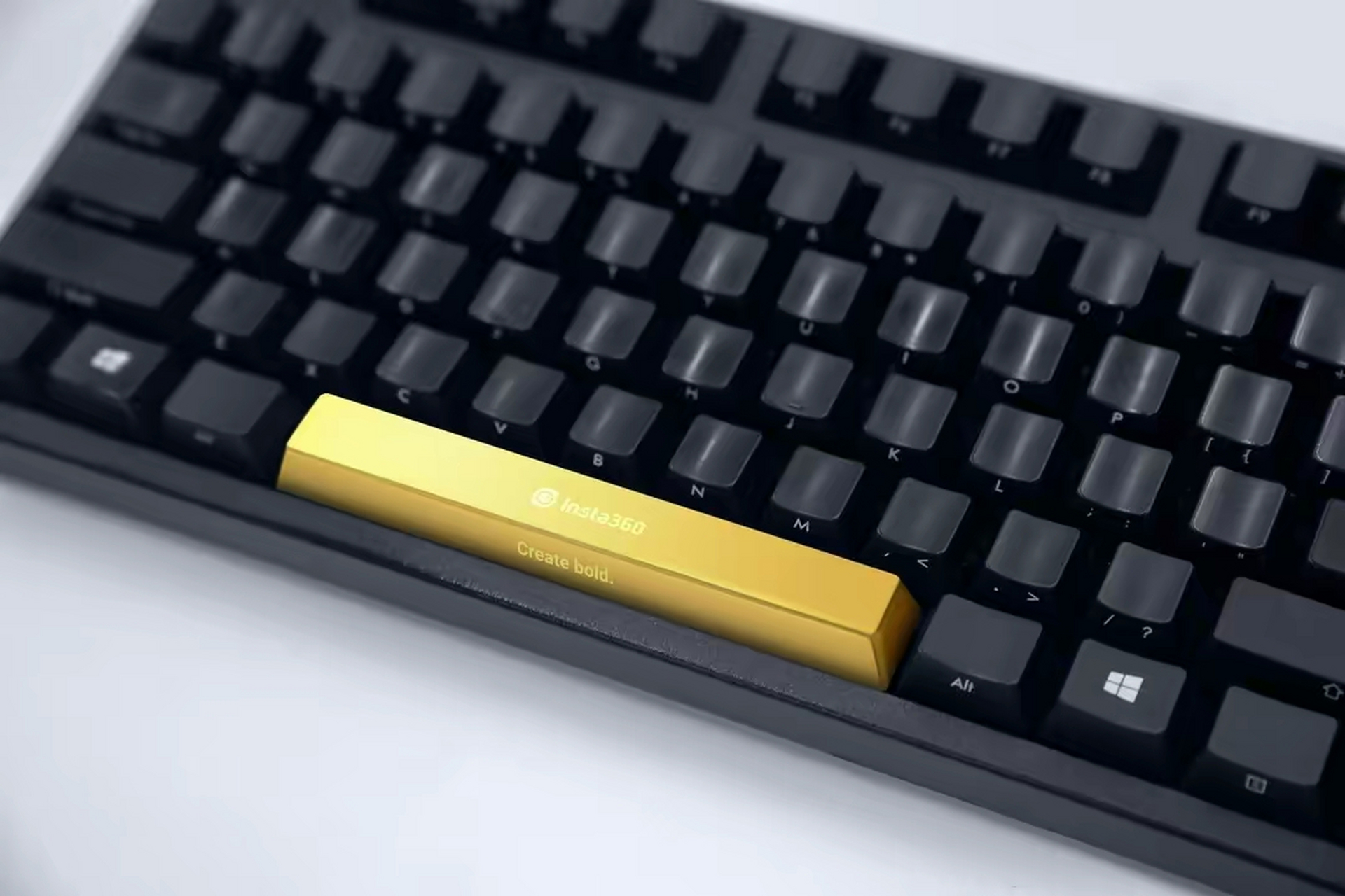 一公司奖励程序员38g黄金空格键# 最帅气的电脑键盘,你可能没见过!