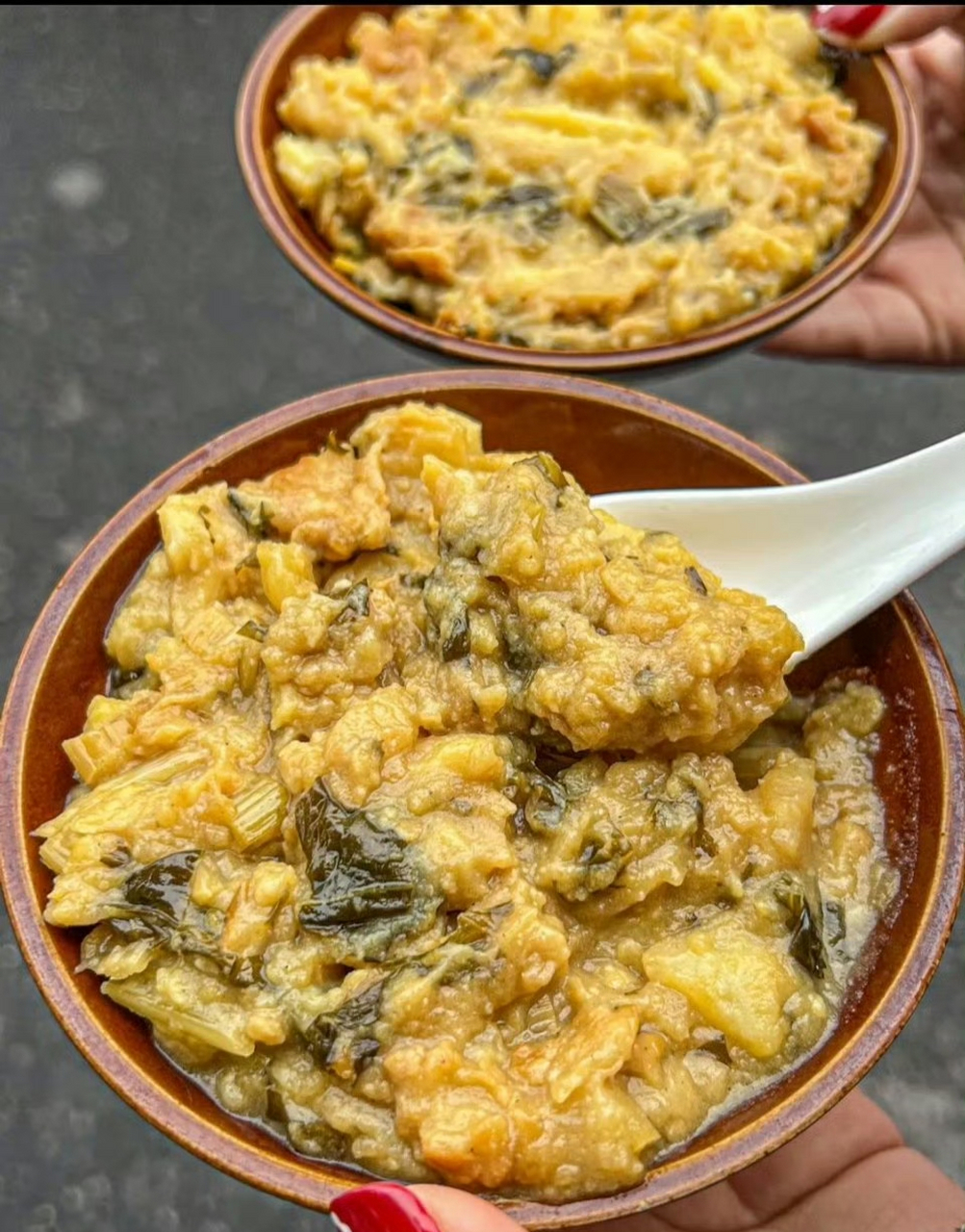 在武汉吃到了巨好吃的麻吉烧,一炫一大 碗的那种～ 武汉也有麻吉烧了