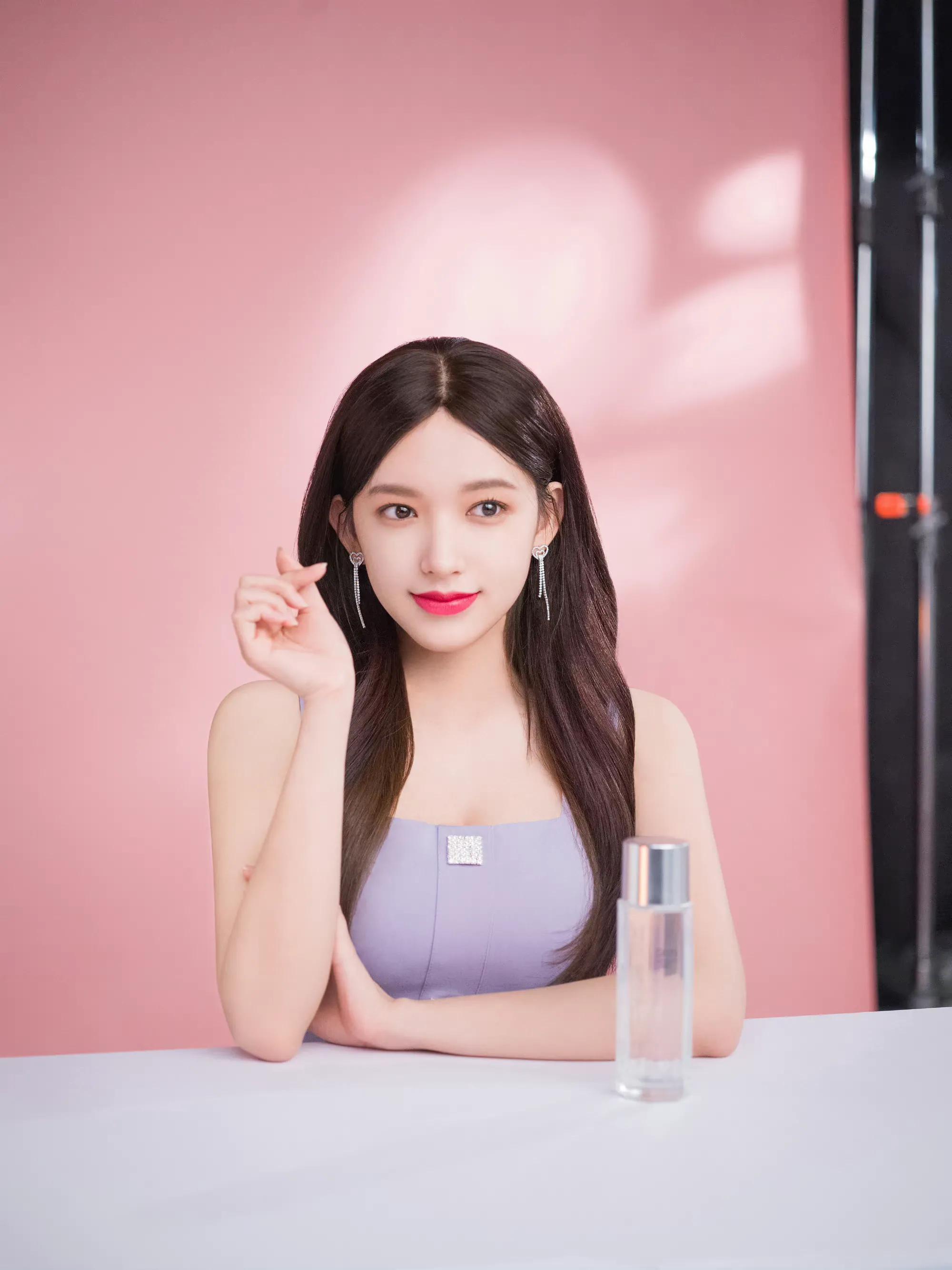 精美图集|程潇,精致甜美的深圳女艺人