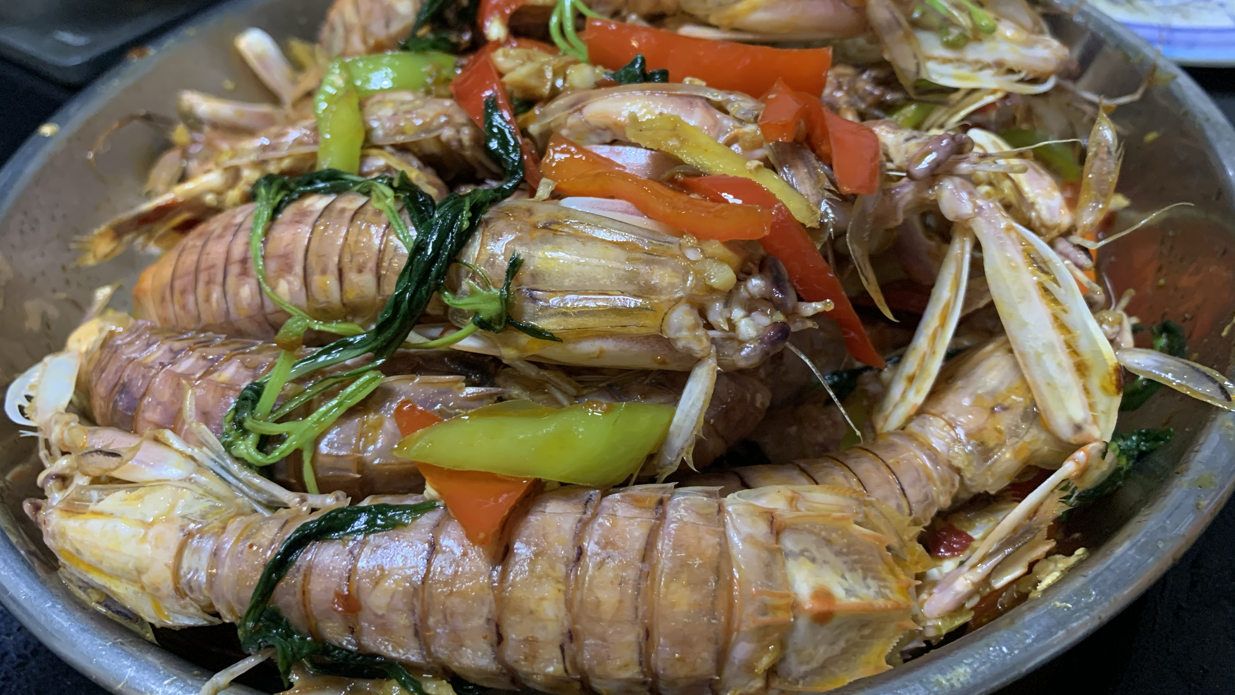 九层塔是煮海鲜的好搭档,今天用它来炒皮皮虾