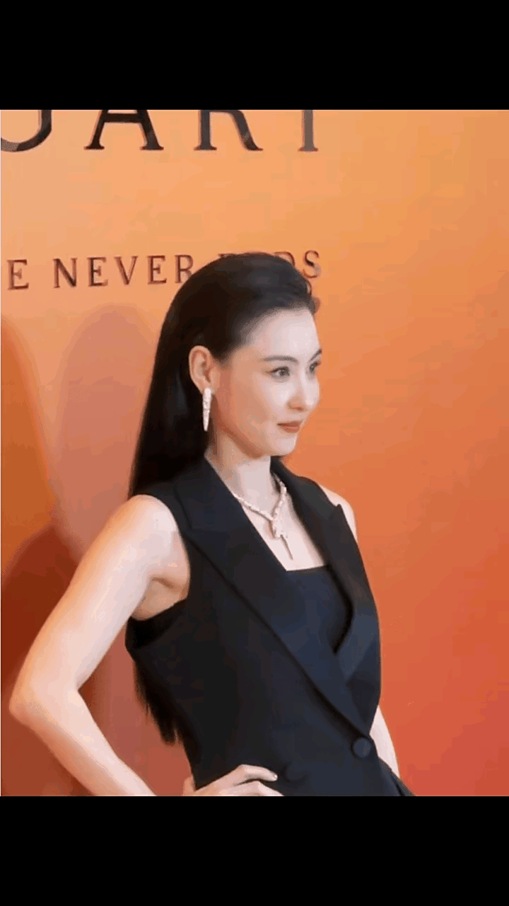 6月13日,张柏芝最新近况曝光,不过,这一次张柏芝不是因为晒出龙跟