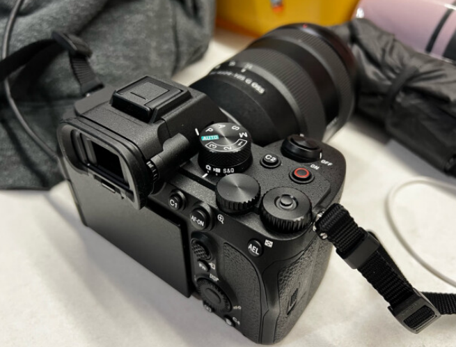 索尼ilce-a7m4相机评测:全画幅微单数码相机,到底是否值得选择?