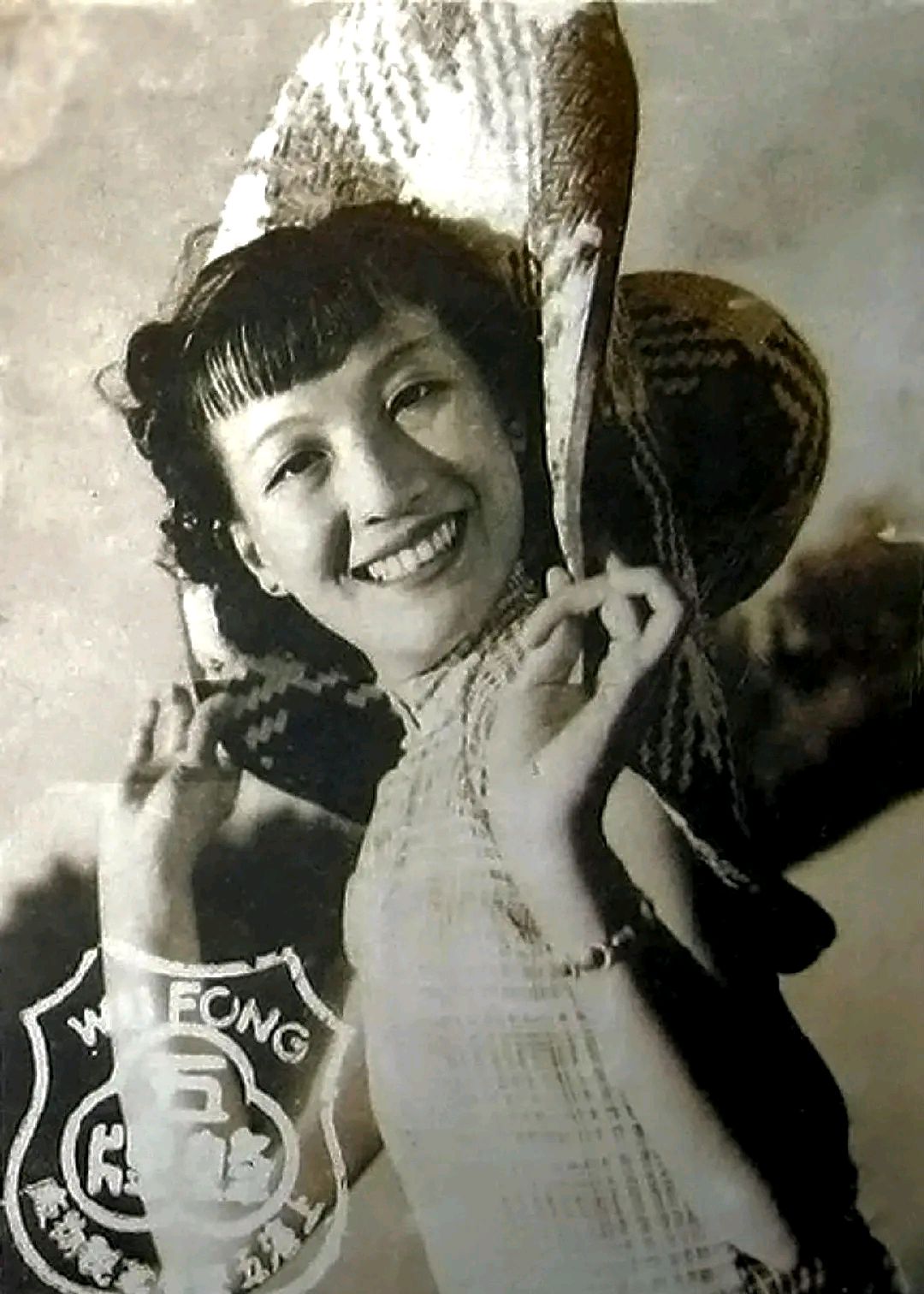 一代歌后金嗓子*周璇*旧照欣赏