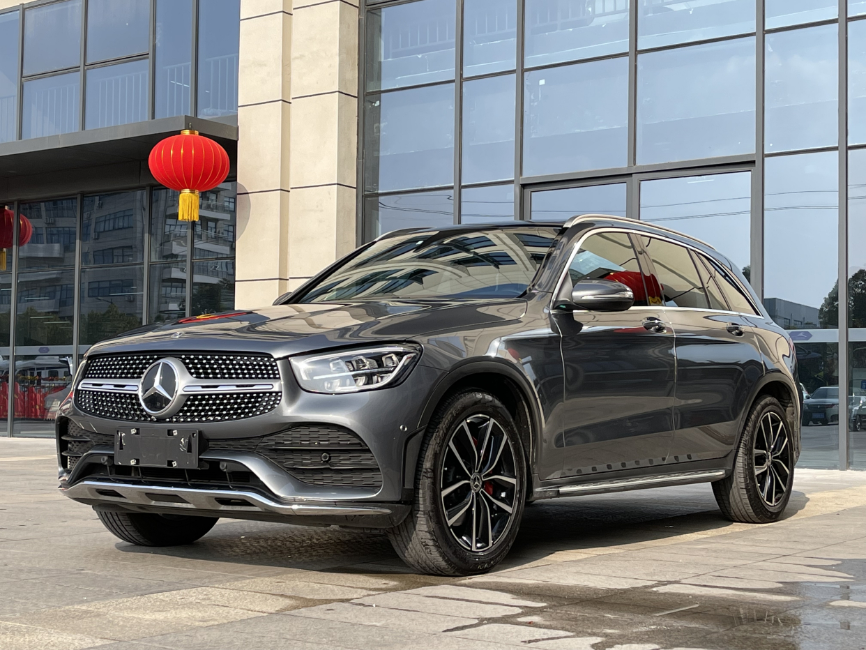 2020款奔驰glc300l四驱动感