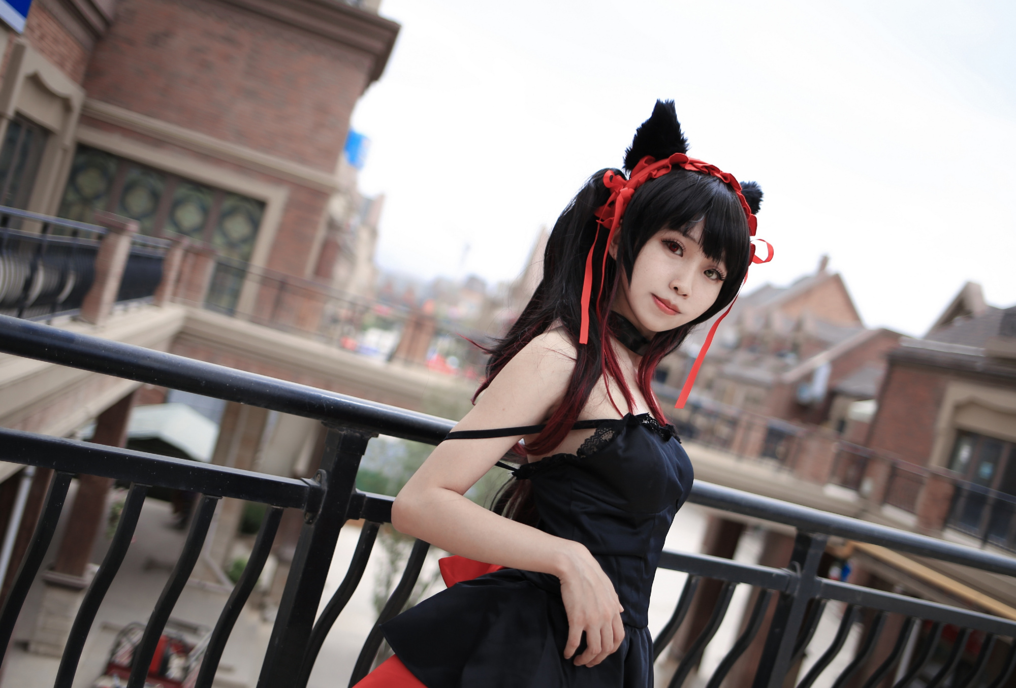 cosplay:室外就敢穿猫耳睡衣和"黑丝"的时崎狂三,小姐姐真大胆