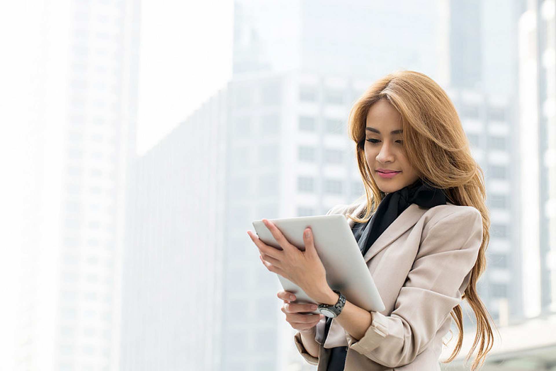 信息流广告效果不稳？可能是你的团队里少了一个“他/她”