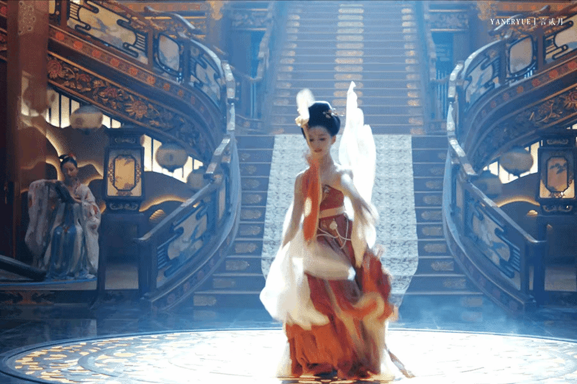 作为洛铭西的棋子,琳琅不仅美,舞蹈更是了得!出场即是惊艳!