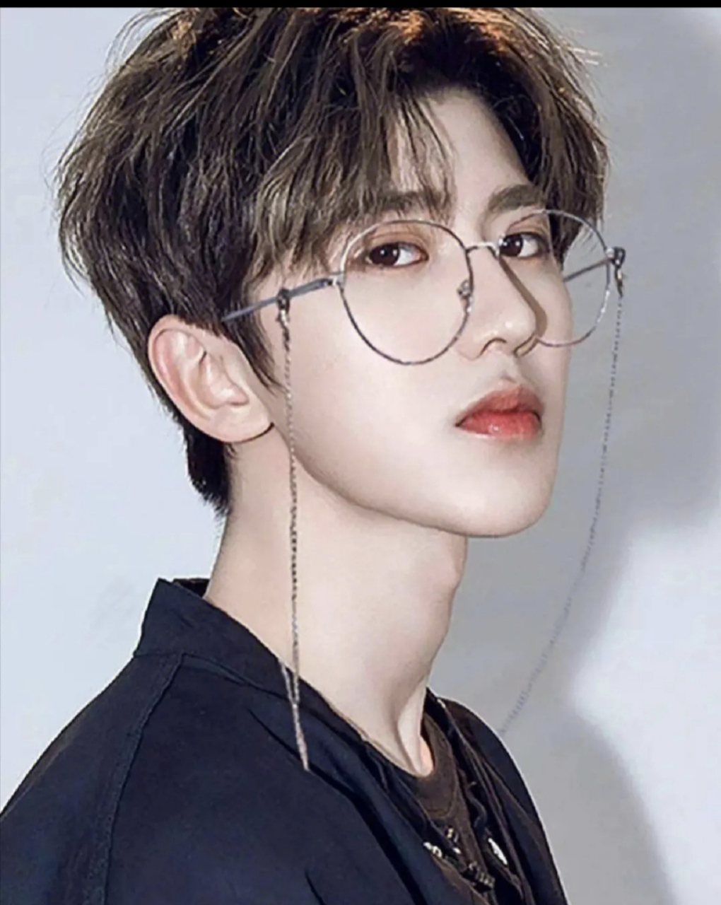 蔡徐坤喜欢听你唱i  wanna   get   love酷到极致阳光洒向我们,暖洋洋