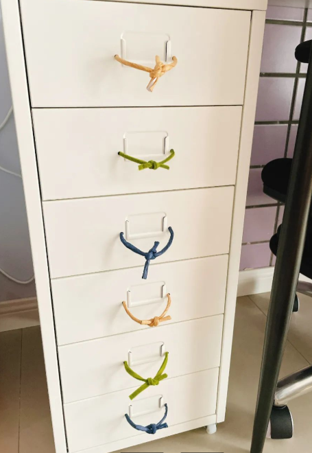 心机点:利用购物袋改造,真是环保又好看,还可以随心换.