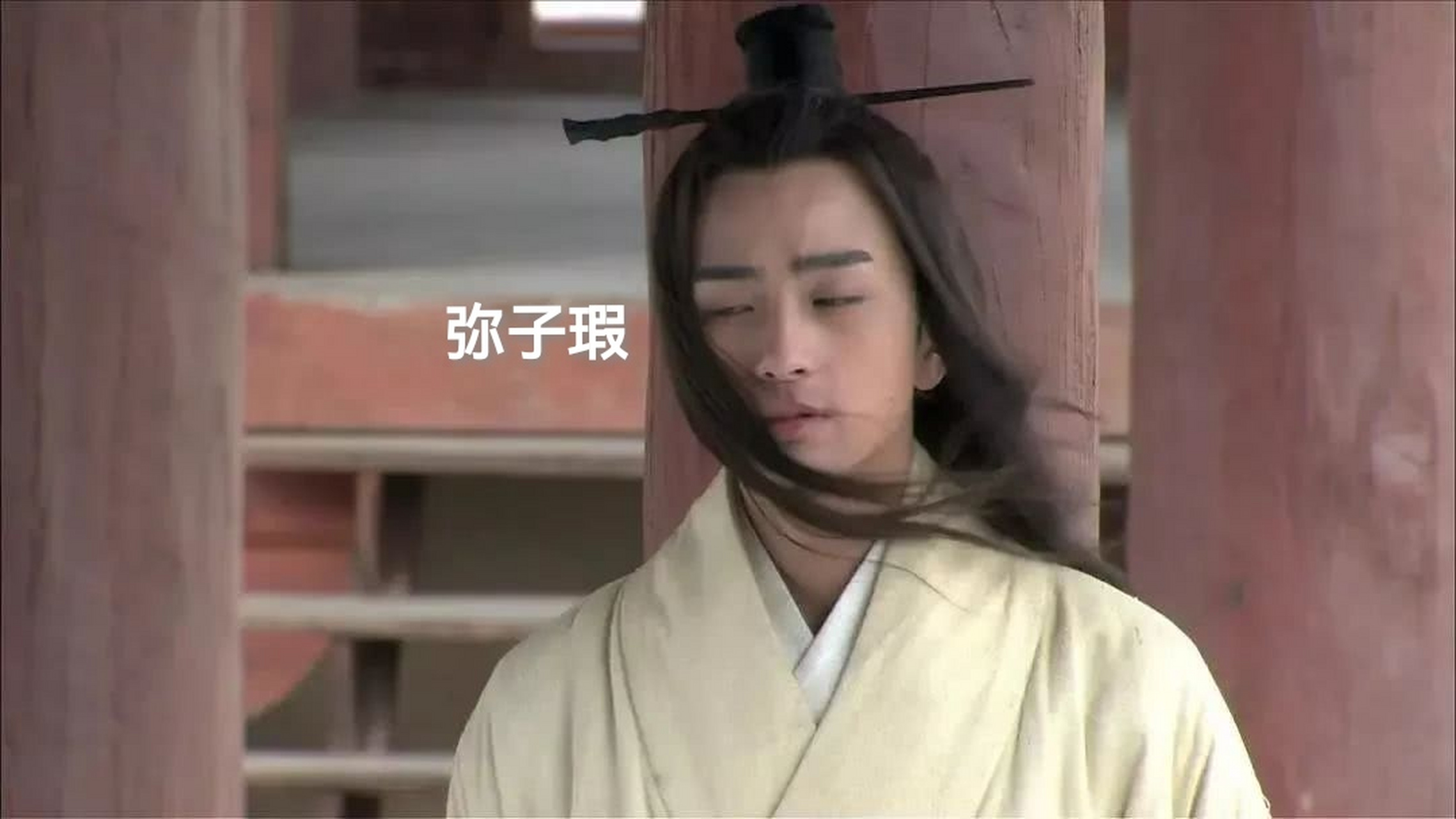 不久,弥子瑕的母亲病了,有人知道这件事,就连夜通知他,弥子瑕就诈称