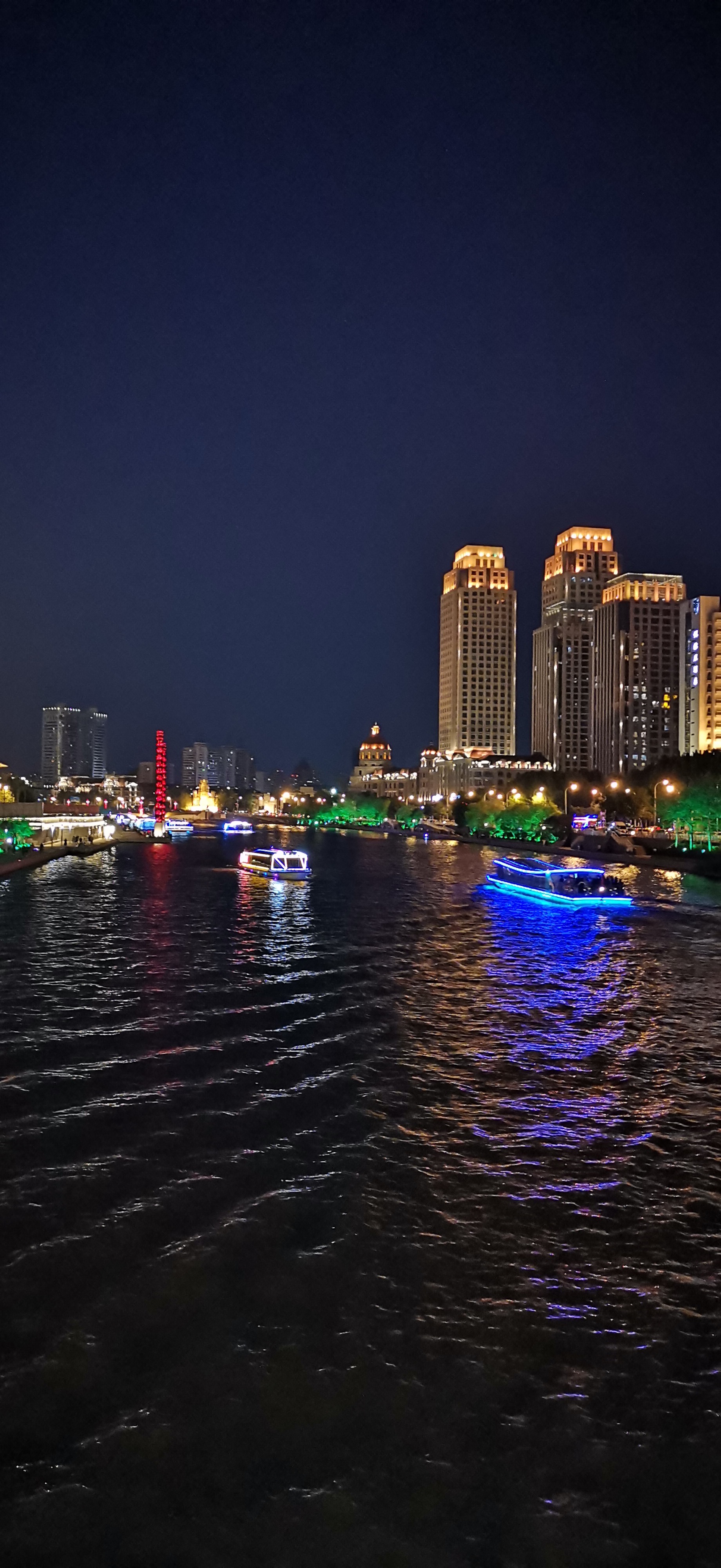 天津古文化街码头海河夜景很美