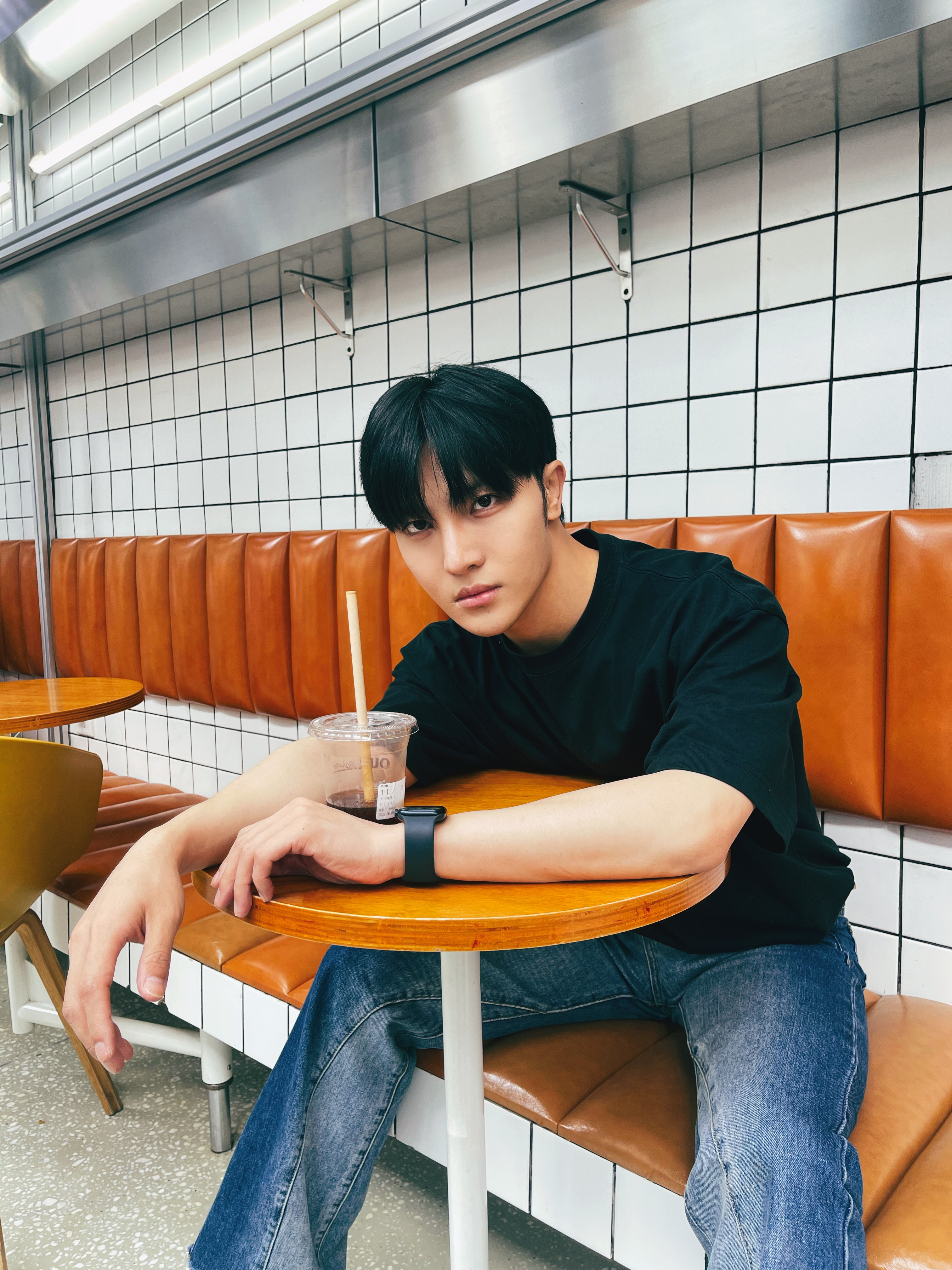 歌手韩松咖啡硬拍