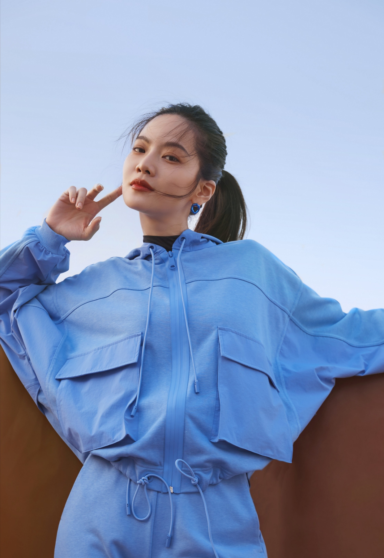 曾之乔越来越有气质,拍摄时尚大片太高级,女大十八变!