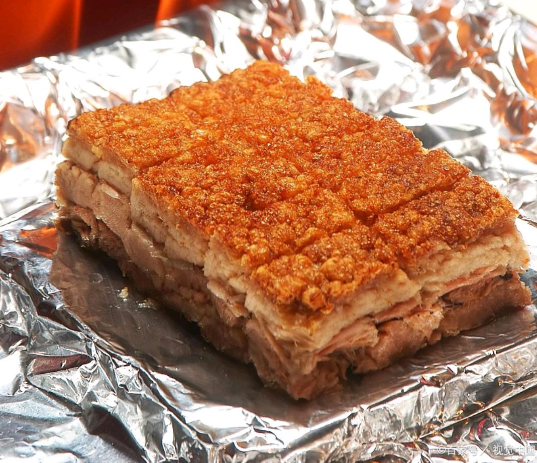 大口吃肉才过瘾嘛㈠,香酥脆皮烤五花.