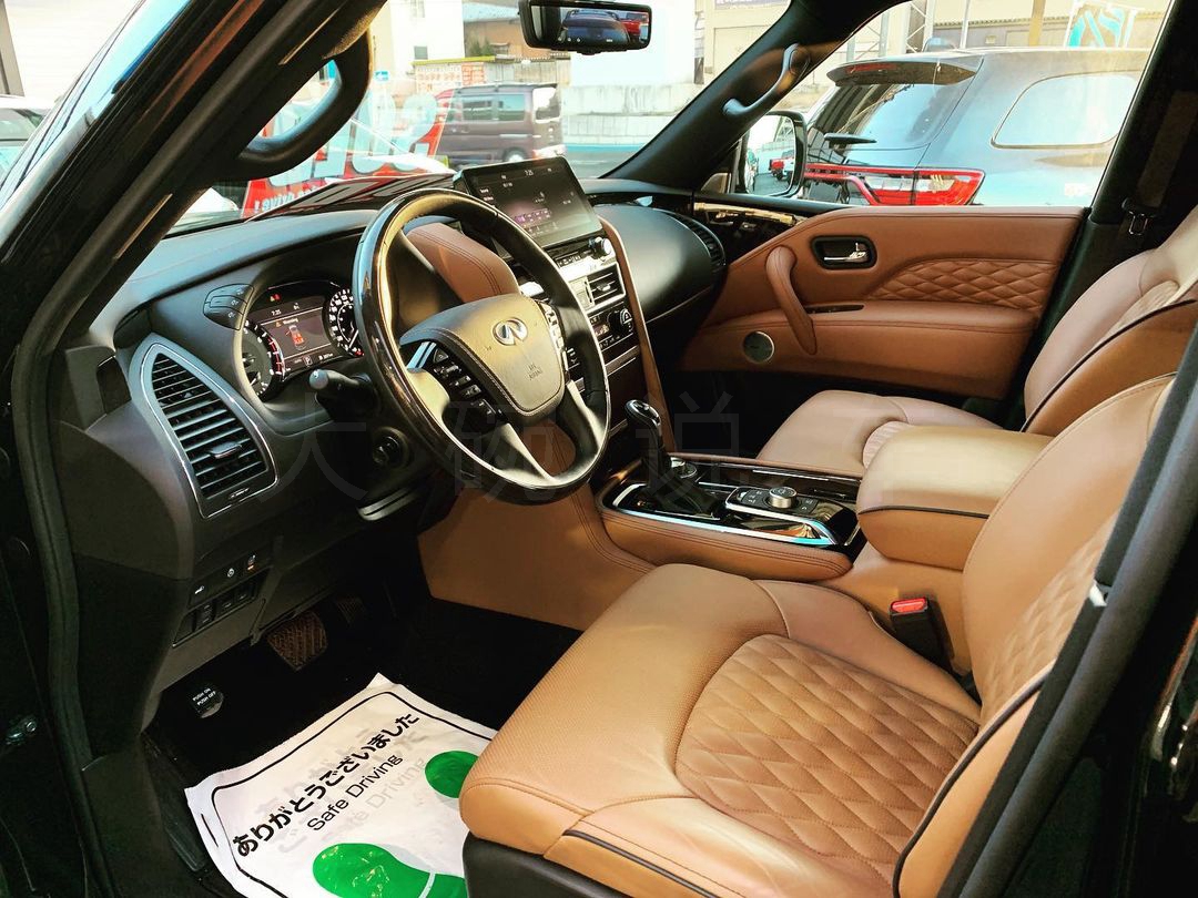 2022款英菲尼迪qx80:车长5.3米,质感媲美lx,8缸 四驱,霸气