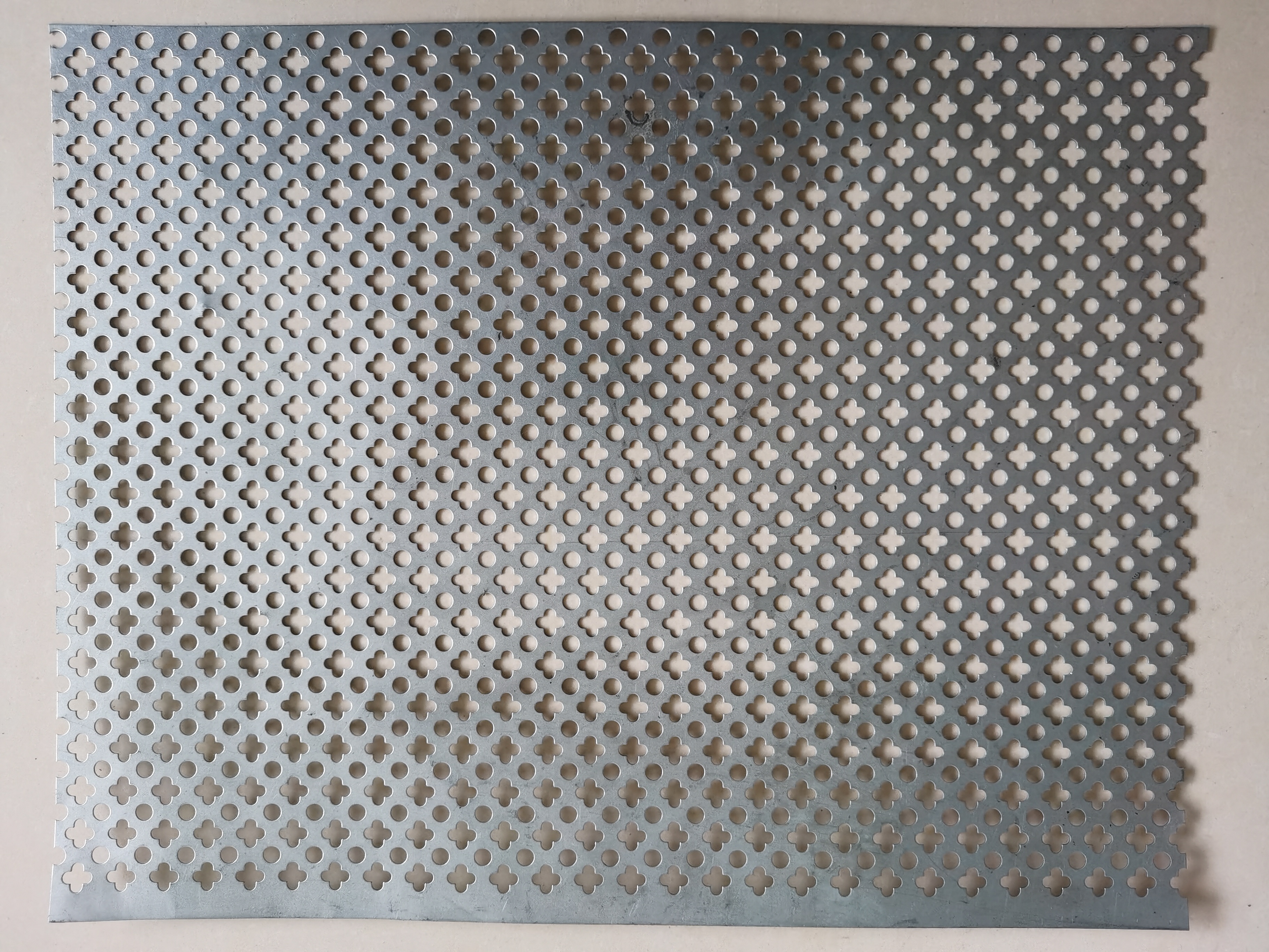 专业生产不同板材不同孔型冲孔板