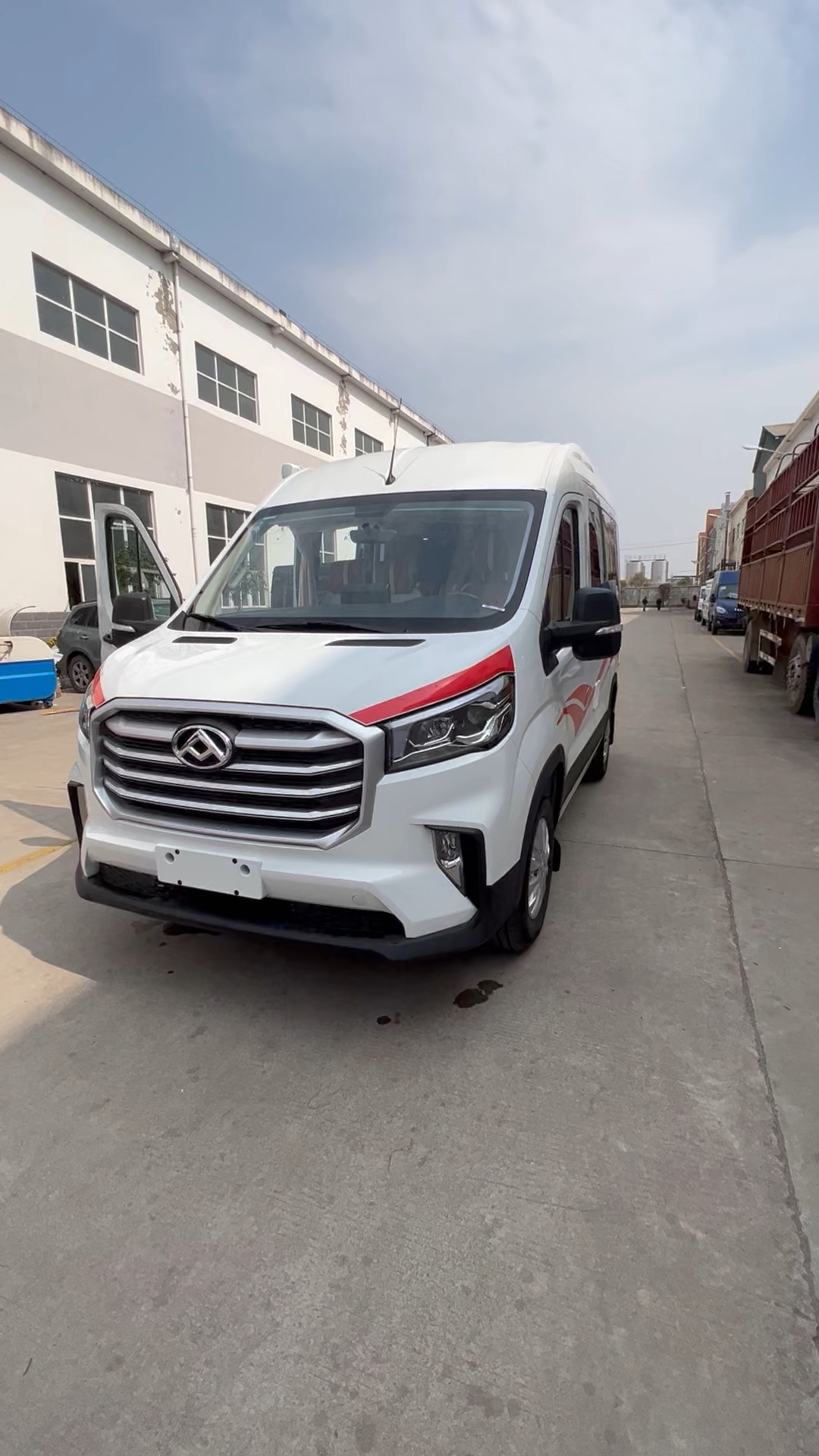 大通v90短轴高顶自动挡房车