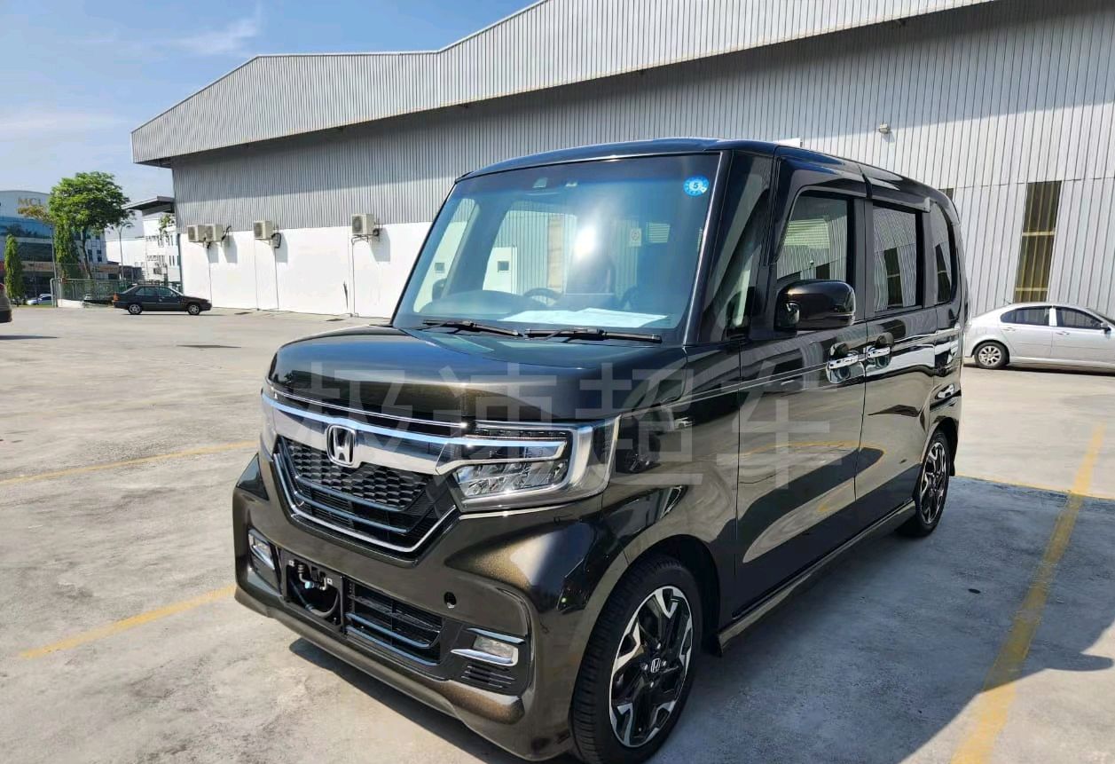 本田n-box:0.66引擎经济省油,侧滑门设计灵活方便,家用正合适