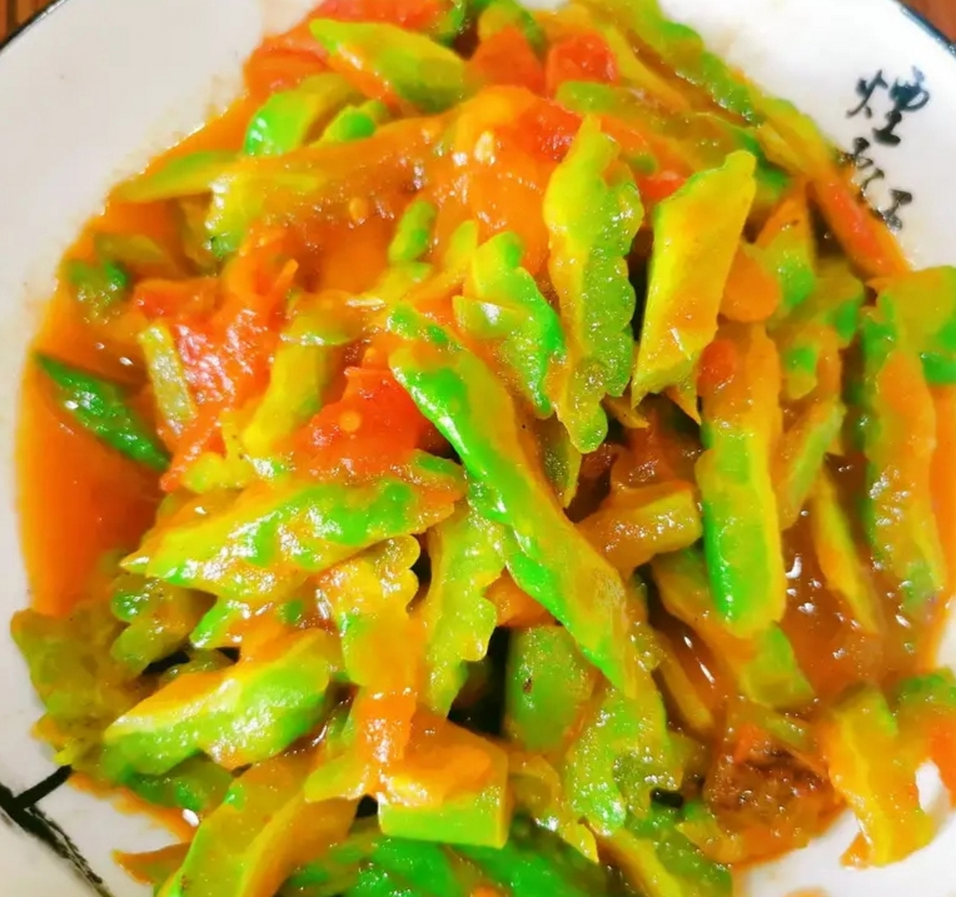 我的美食分享#  茄汁苦瓜  食材:苦瓜,西红柿,青椒,盐,生抽.