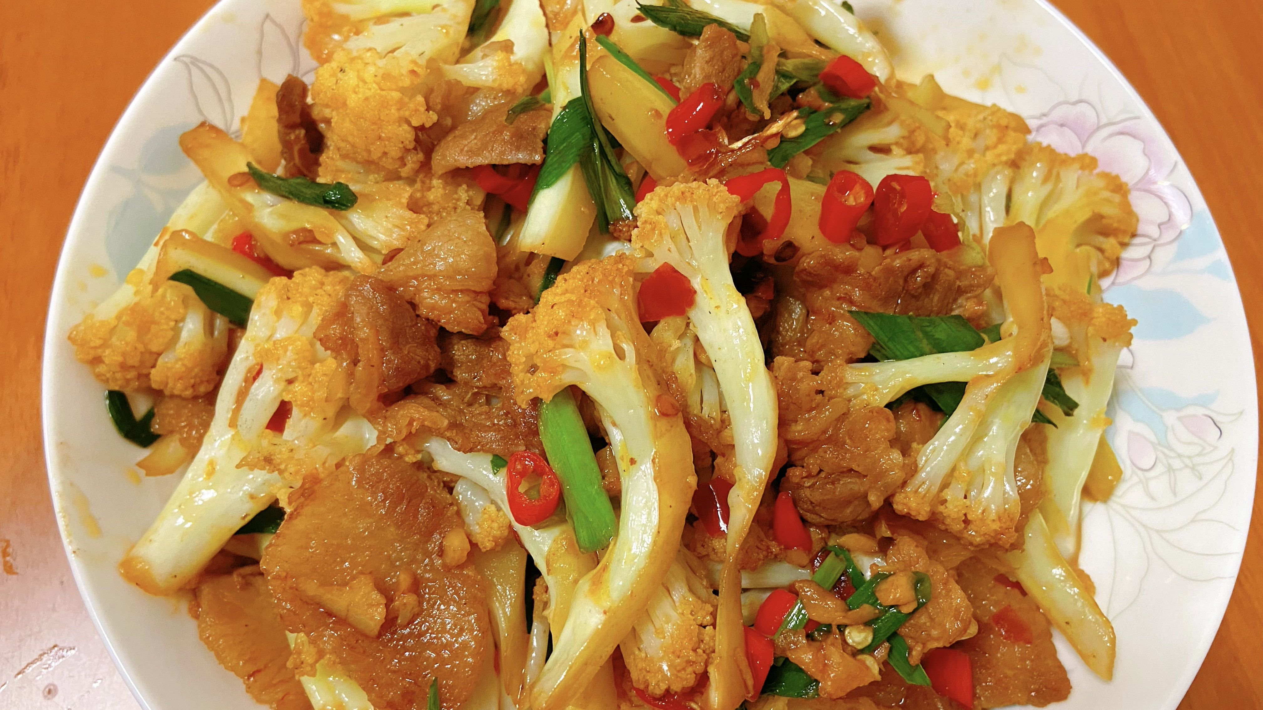 教你一招,做出最正宗的“干煸花菜”,做法其实很简单,干香入味