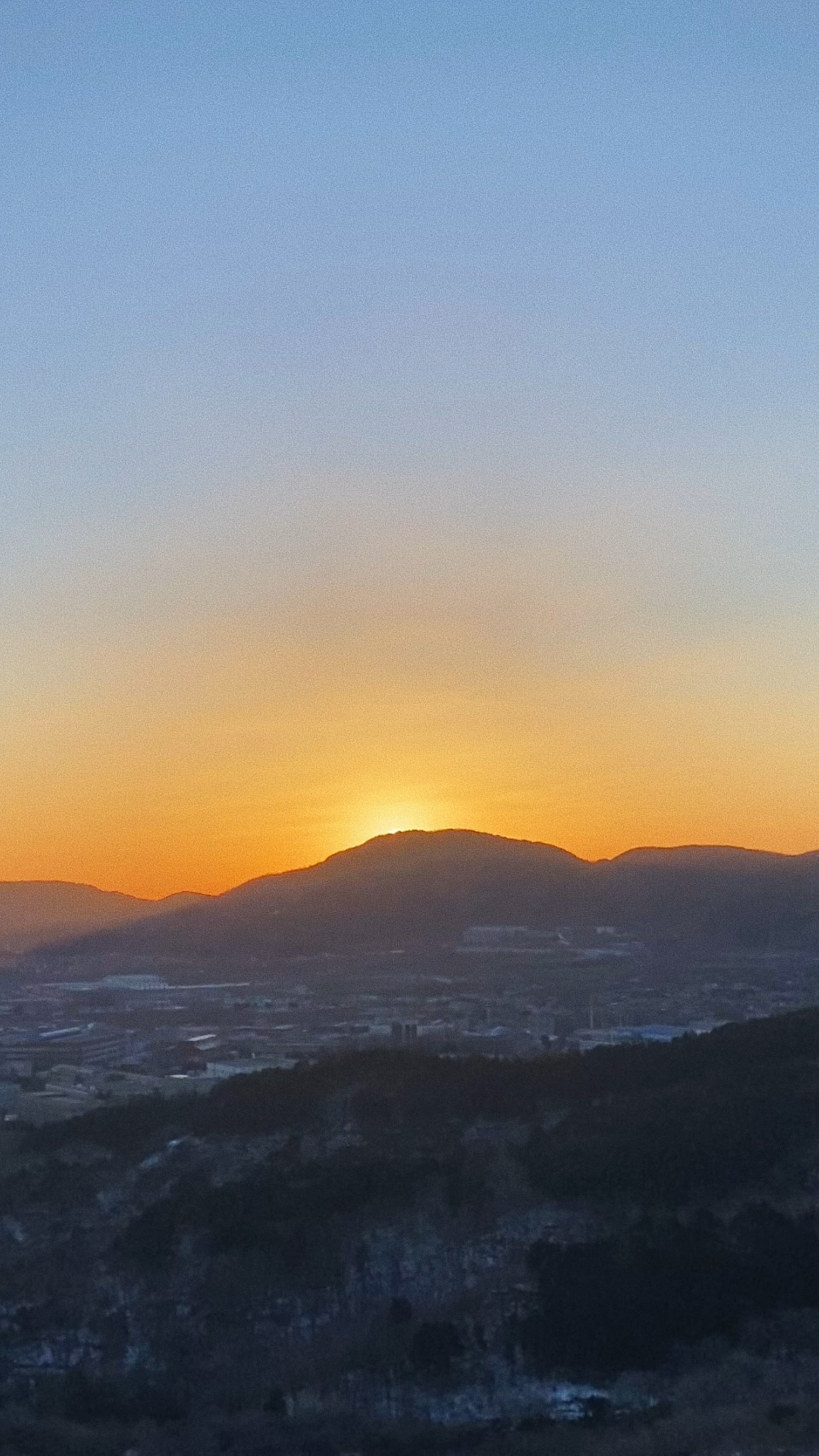 日出清晨 山上图片