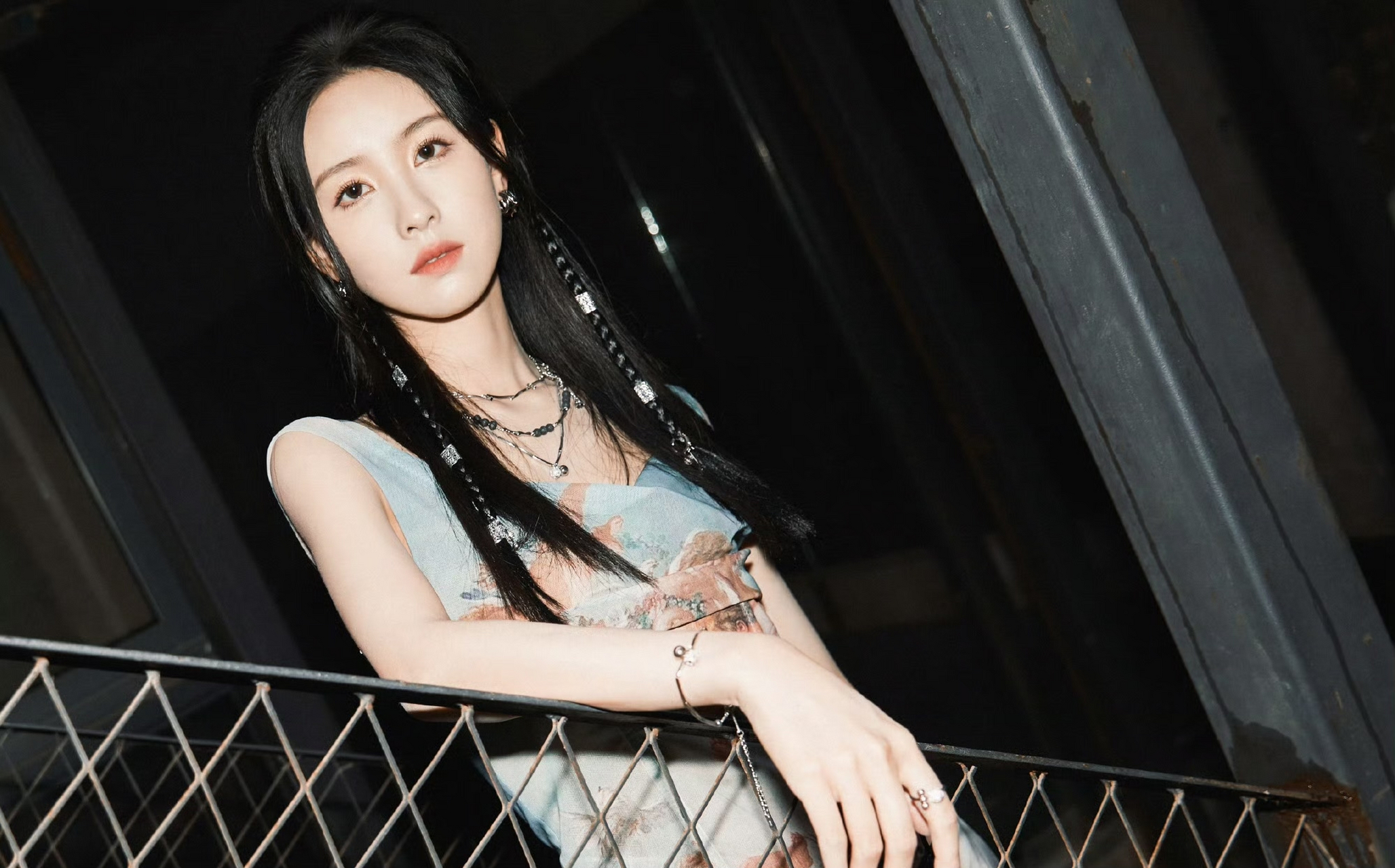 罗云熙陈都灵英雄联盟工作室出图# 罗云熙陈都灵英雄联盟工作室出图