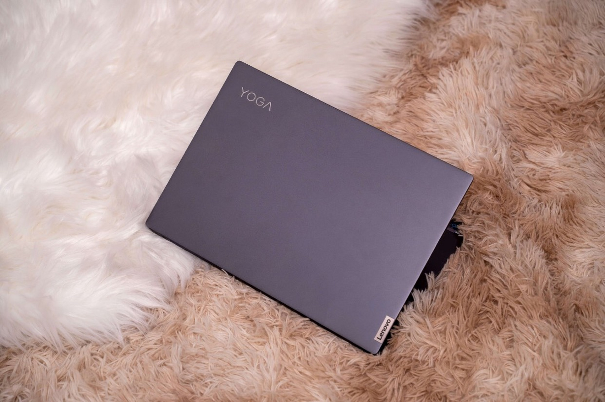 联想yoga 14s 2021无论是在外观工业设计,屏幕,核心性能,还是散热以及