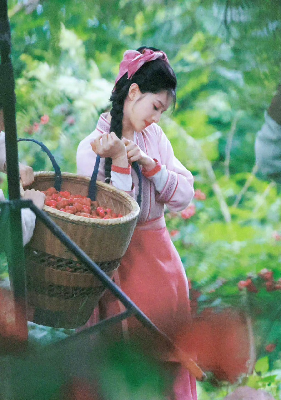 张婧仪第一部古装剧《惜花芷》山楂妹造型漂亮又可爱[舔屏] #张婧仪