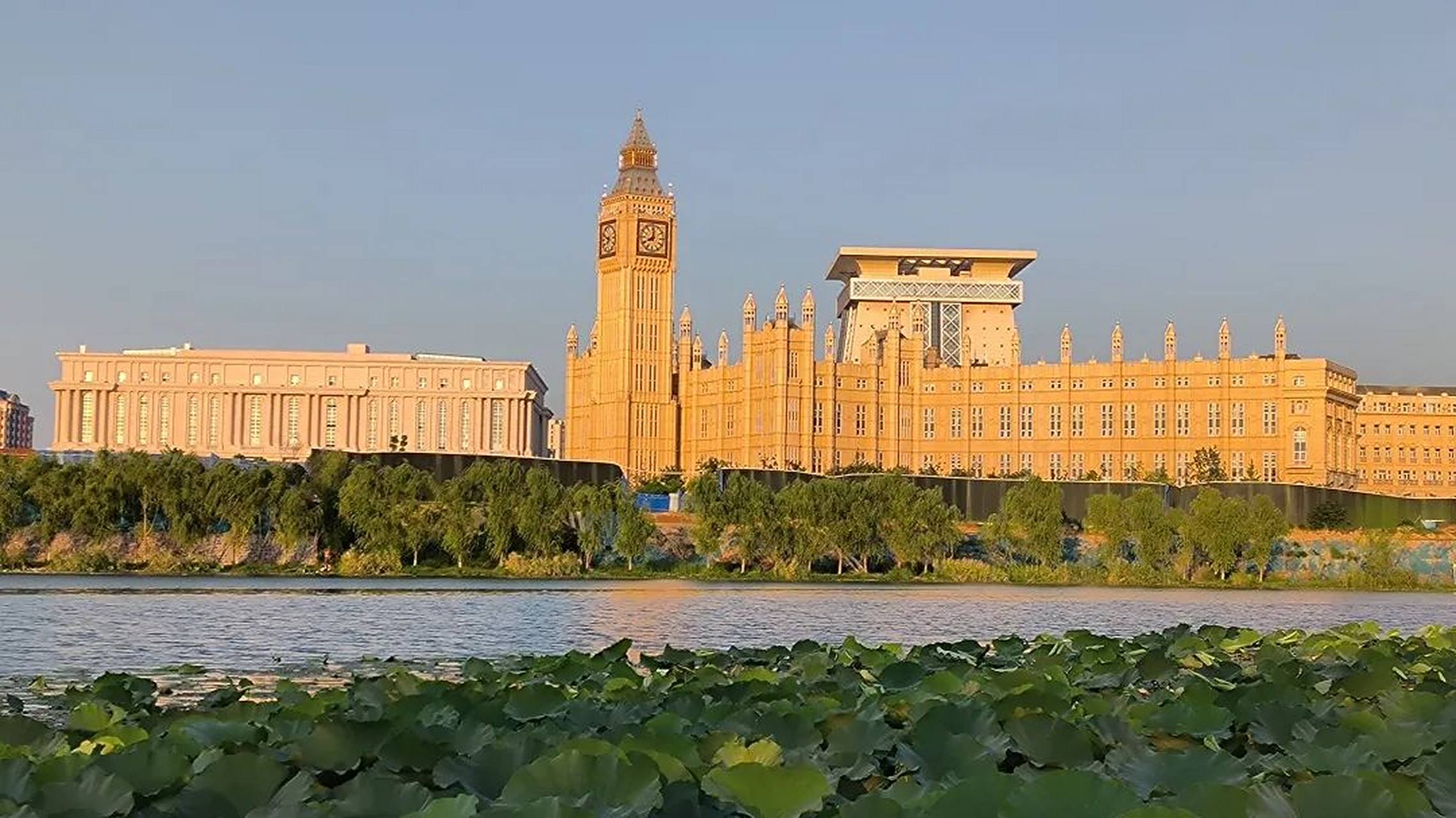 郑州周末去哪玩# 新郑轩辕湖位于新郑市黄水河轩辕湖水库至郑风苑
