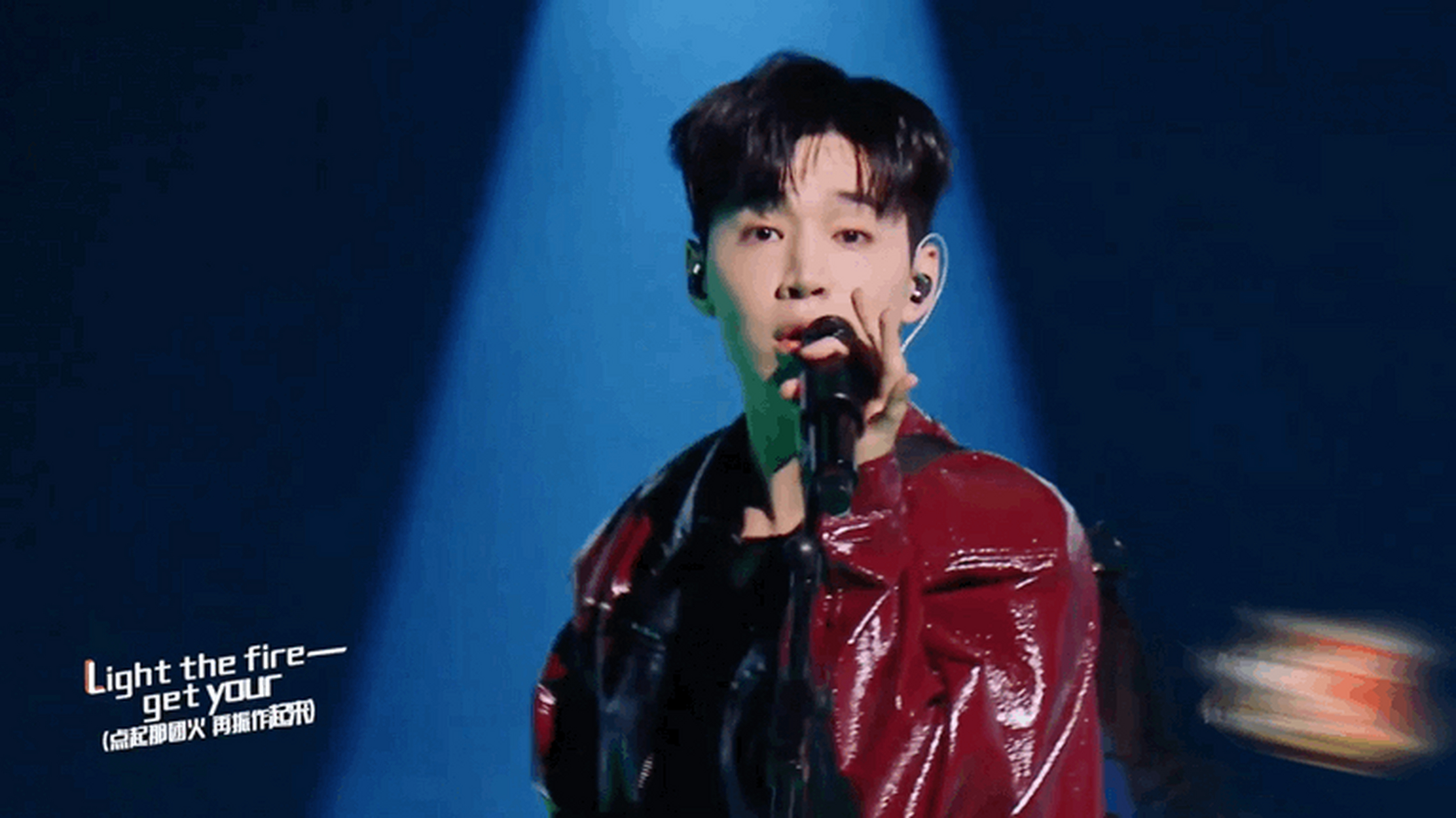 个舞台演奏了4种乐器不愧是你"一人乐队"刘宪华一首歌一个人四种乐器