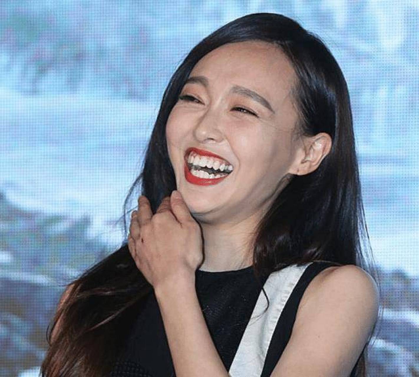 笑话#   1,一个人去做手术, 医生说:"加油,李明,不要害怕.