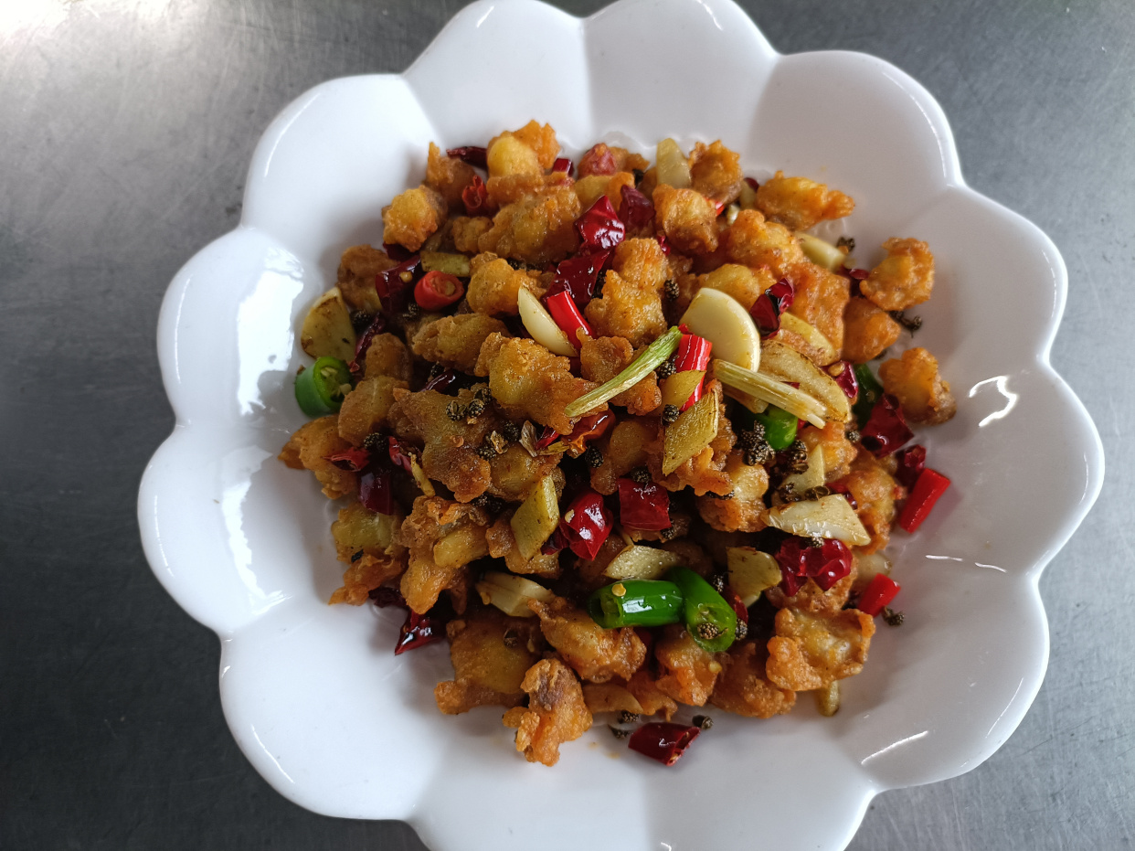 香辣掌中宝,甘香酥脆,少了这道菜,喝酒是没有灵魂的