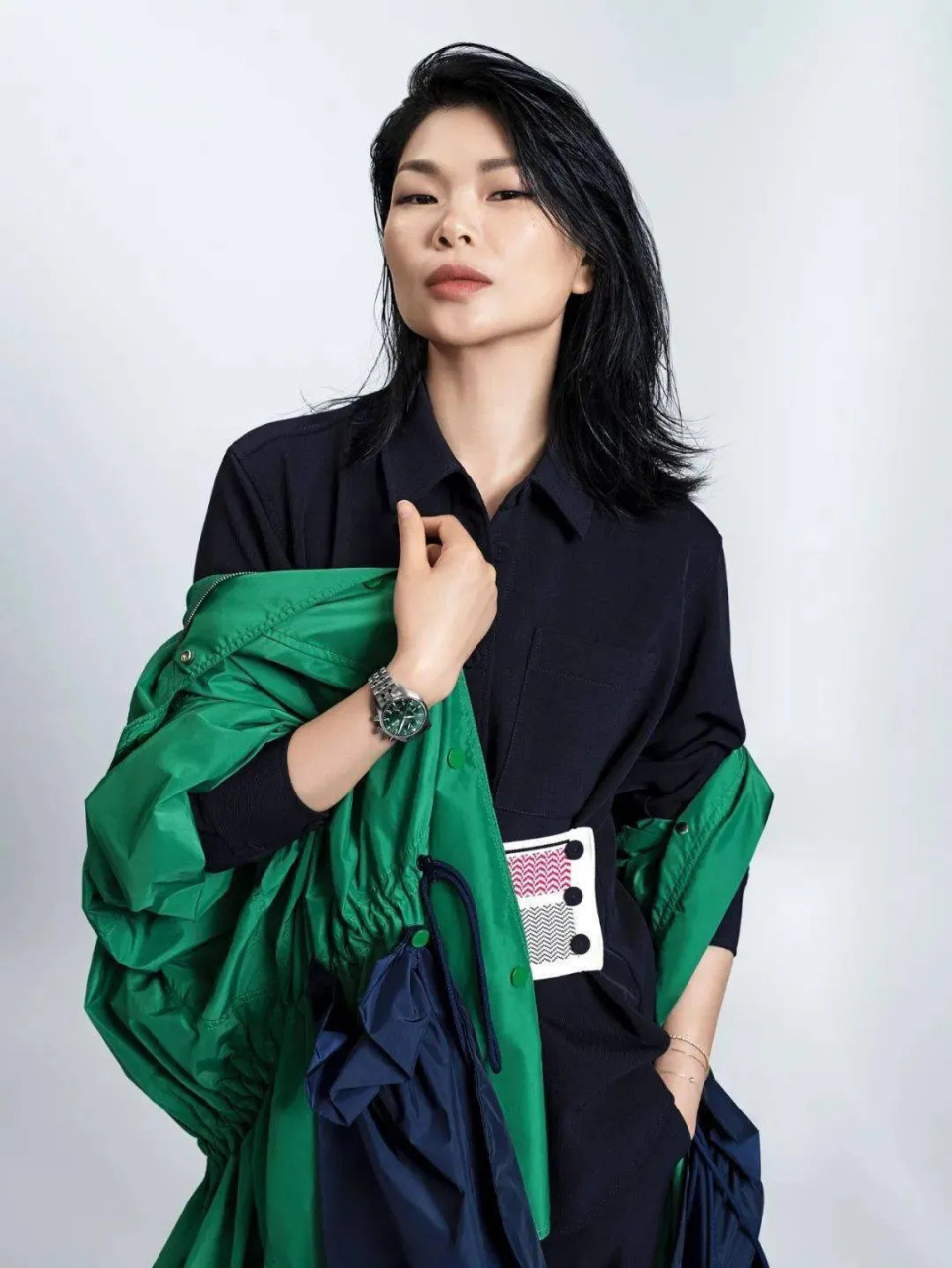 1999年,18岁的吕燕去面试模特,她满脸雀斑,一个男人对她说:"你真漂亮