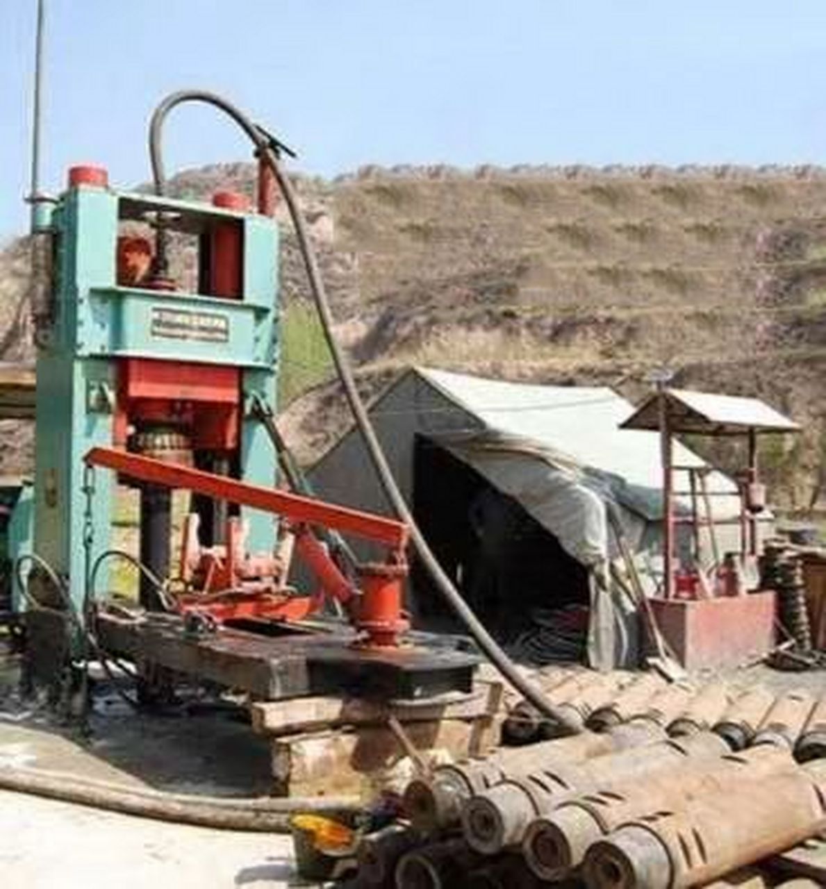 安腾顺源反井钻机施工简介     山西安腾顺源建筑工程有限公司是一家