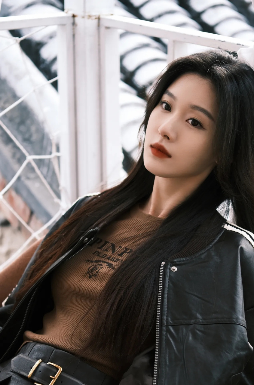 美女王子璇,五官秀气,笑容甜美,美丽大方.