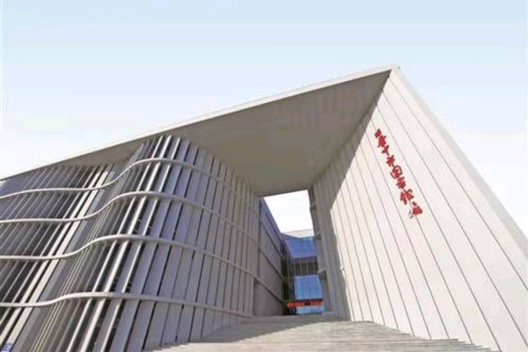 藏书众多的晋中市图书馆,建筑面积19800m,惠及大学城数十万学子
