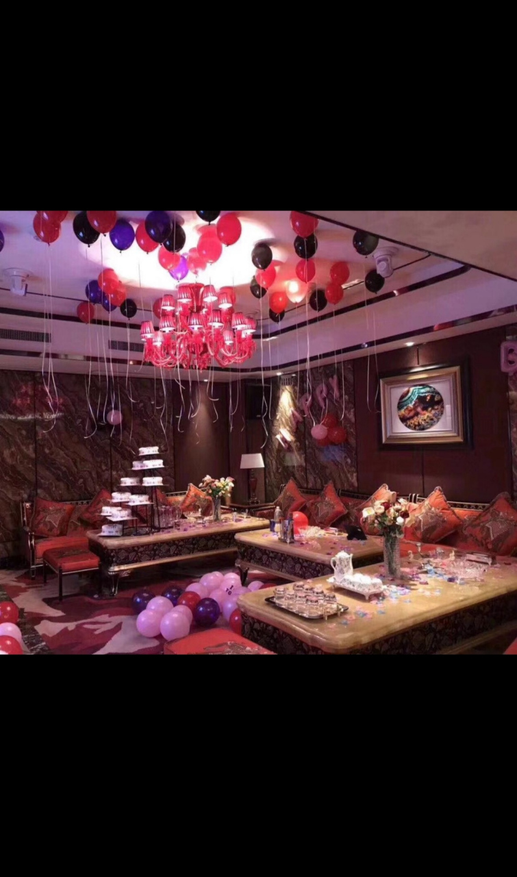 金钻国际ktv消费情况,竹辉路金钻ktv包厢价格,小费多少的.