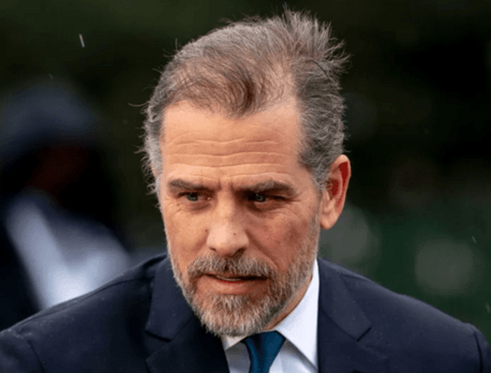 据cnn消息,拜登的儿子亨特·拜登已经同意就两项"税务轻罪"和一项"与