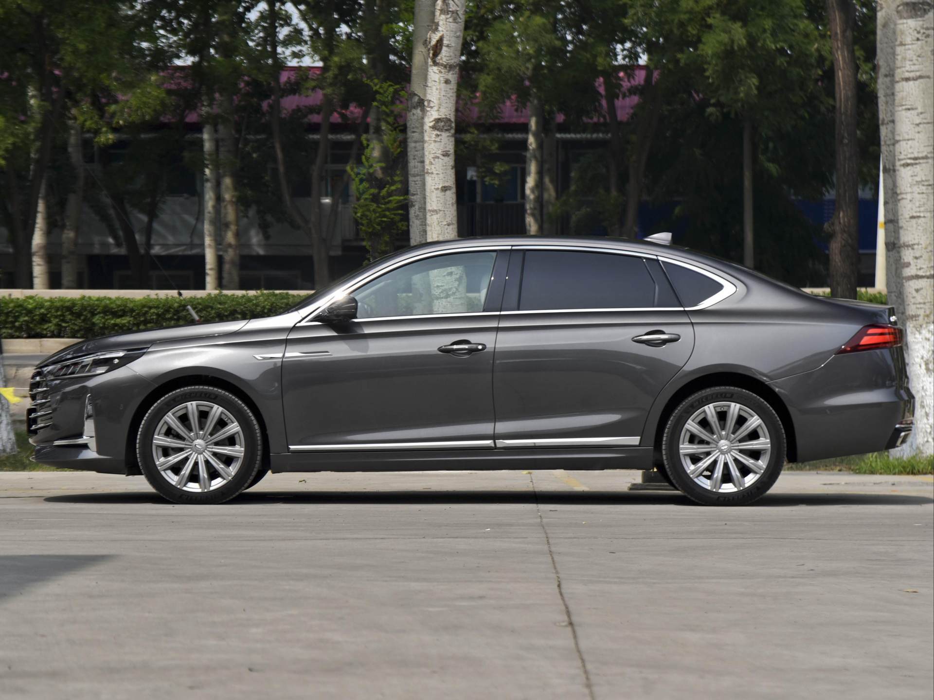 综合油耗达到了7.8l/100km,豪华大气,实拍传祺ga8