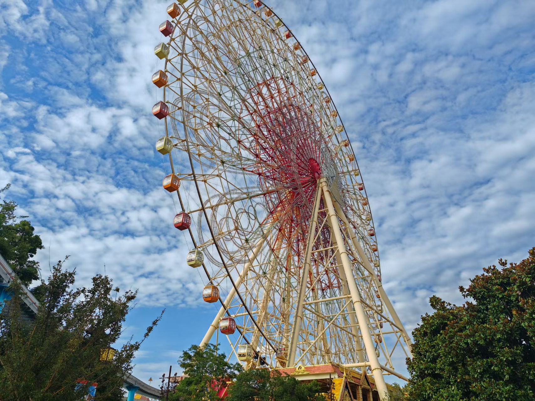 云南的天空爱了爱了,妥妥避暑胜地 ,旅游攻略 找小