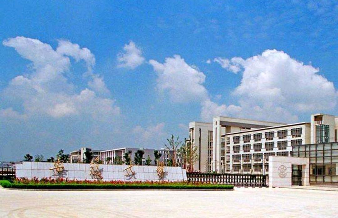 安徽大学与郑州大学图片