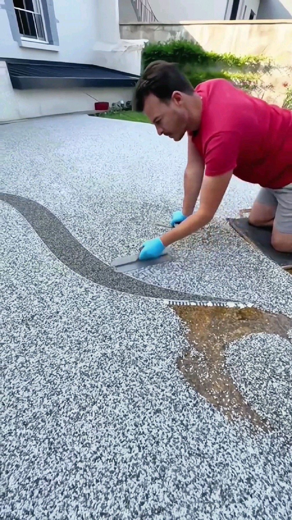 水洗石地面铺设过程.