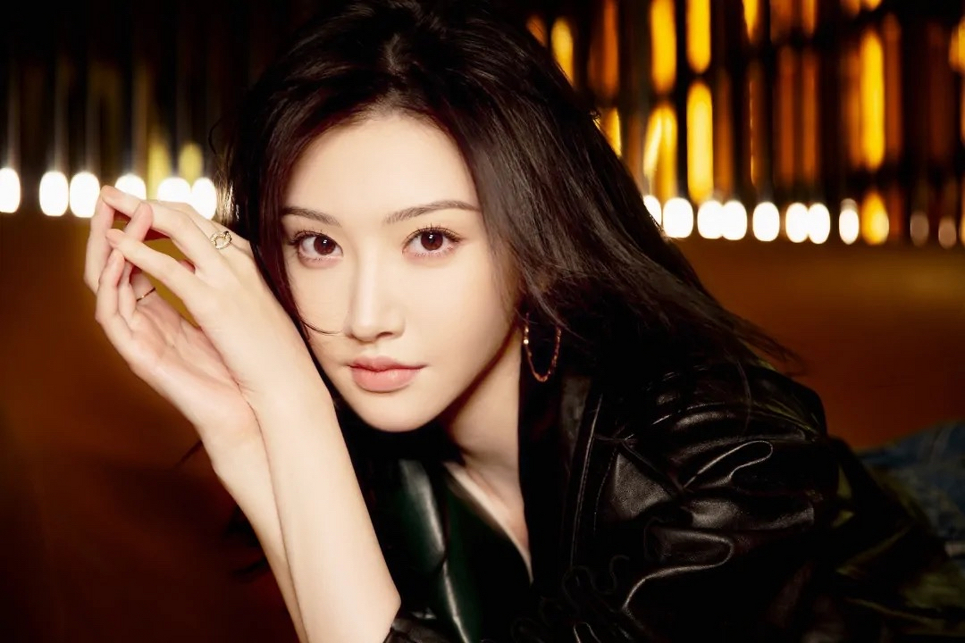 景甜,1988年7月21日出生于陕西省西安市,华语影视女演员.