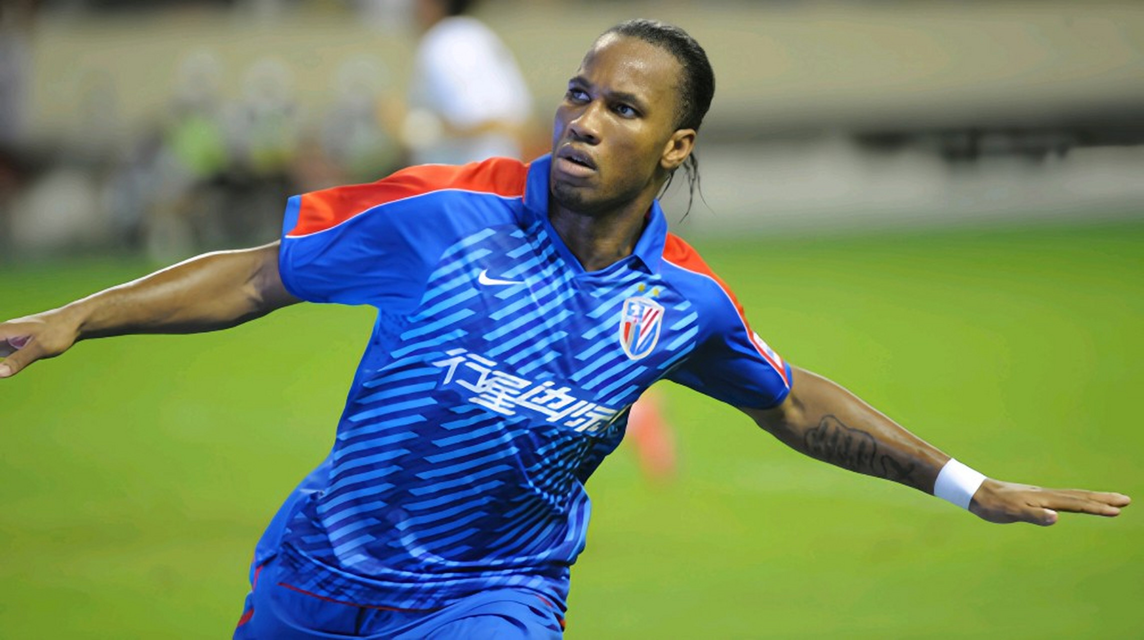 为什么c罗可在沙特联赛取得成功,当年申花引进德罗巴却以失败告终呢?