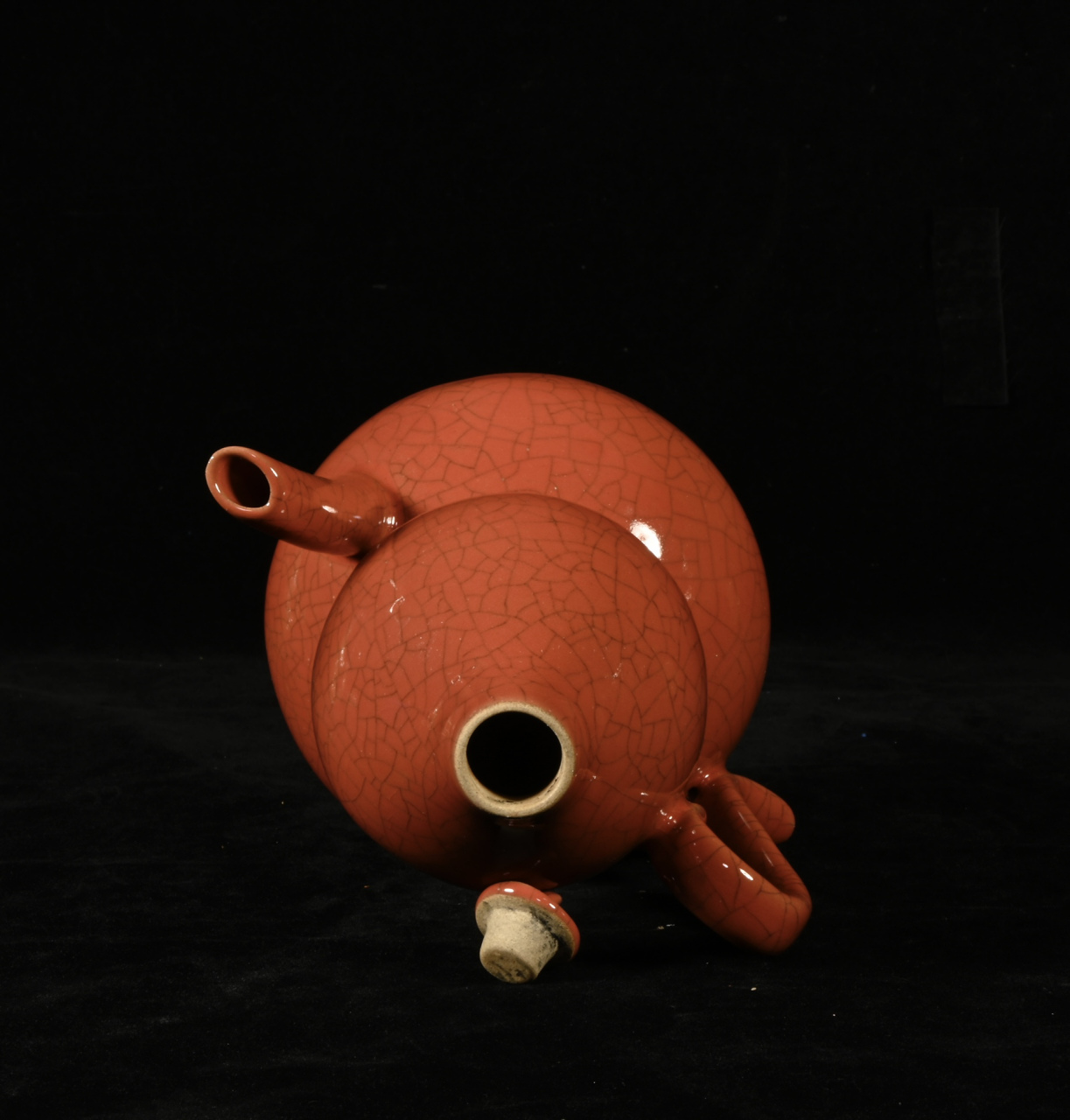 宋汝窑红釉青凉寺御制款葫芦壶,高16.5×13厘米