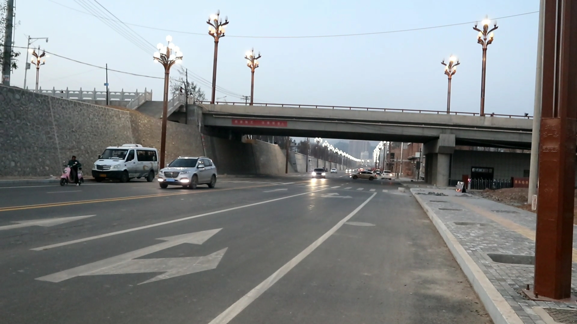 甘谷县城,新建扩建通车的西环路,让人们出行更便利通达