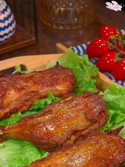 肯德基新推霸王鸡腿,外皮酥脆肉质鲜嫩,咬一口满口美味