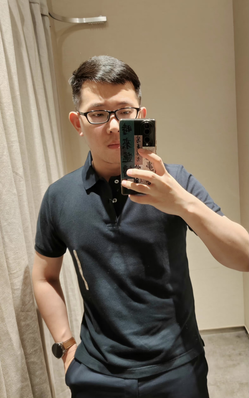 戴眼镜的哥哥斯斯文文,两种风格#帅哥